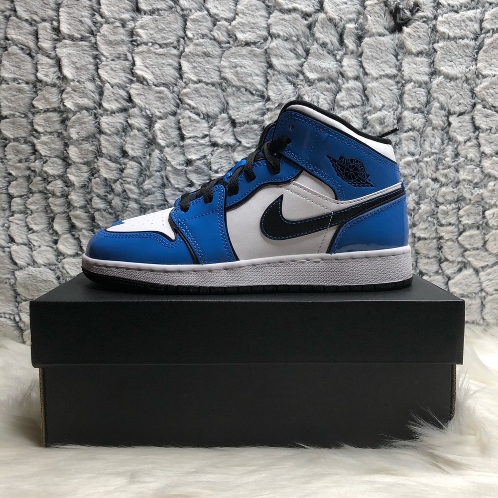 Jordan 1 mid signal blue